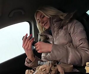 Tidak berdosa berambut perang remaja gets fucked hard Puppy Victoria.1.1