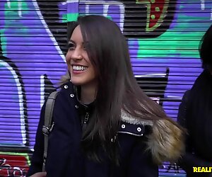 Carolina ricevendo gola profonda palpitante poi fottuta a pecorina