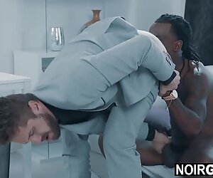 Negras gay comendo suas casadas patrão#039_s cú - sexo gay interracial