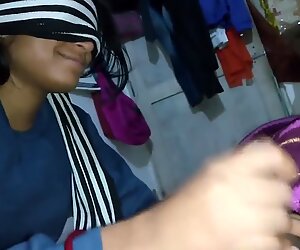Sexy bangsa india isteri trying to make his batang hard