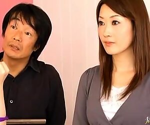 Japanese AV Model pees
