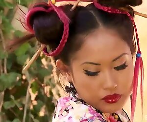 Punainen kuuma japanilainen tyttö puku sormetus hänen tussunsa