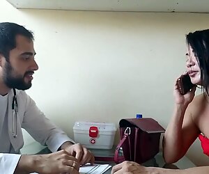 Andato dal dottore pica per rimuovere un oggetto estraneo nel culo. guarda cosa è successo.