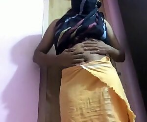 Tamil zia spogliare spettacolo