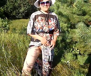 Pelosa tardona in vestito trasparente (parte 4)