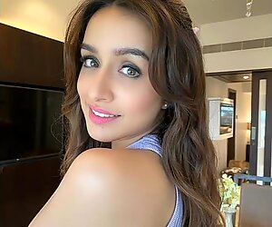 Shraddha kapoor fantasi sex cerita