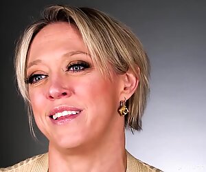 Solo mature model Dee Williams teases with her boobs and puss